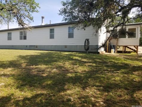 177 Laurel Ridge Drive Lakehills TX 78063