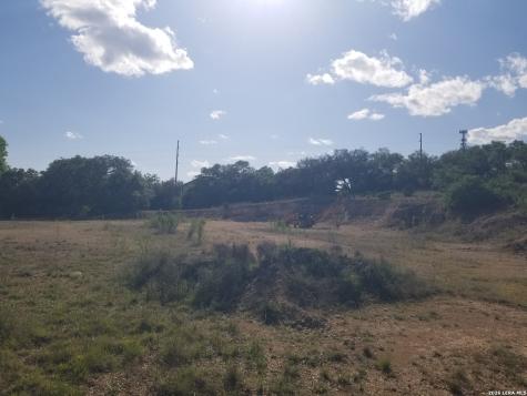 177 Laurel Ridge Drive Lakehills TX 78063