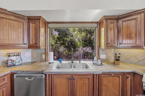 717 Riviera Canyon Lake TX 78133