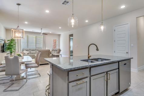 1114 Aidenbaum San Antonio TX 78260