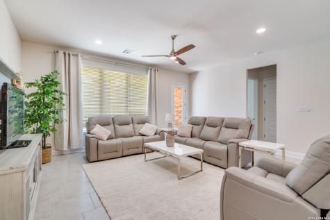 1114 Aidenbaum San Antonio TX 78260