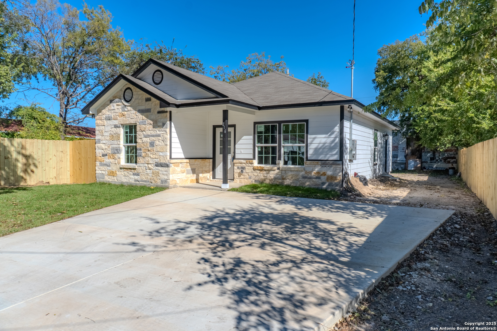 216 S San Augustine Avenue San Antonio TX 78237