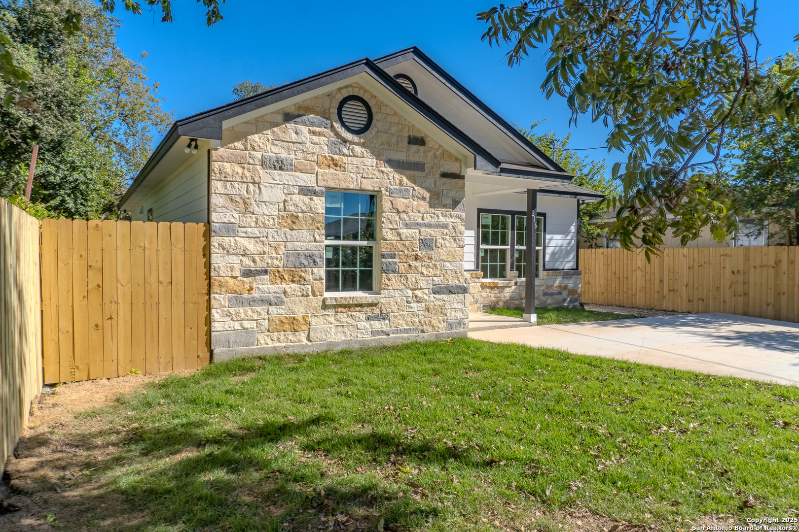 216 S San Augustine Avenue San Antonio TX 78237
