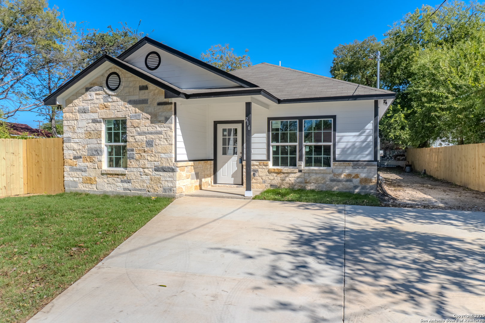216 S San Augustine Avenue San Antonio TX 78237