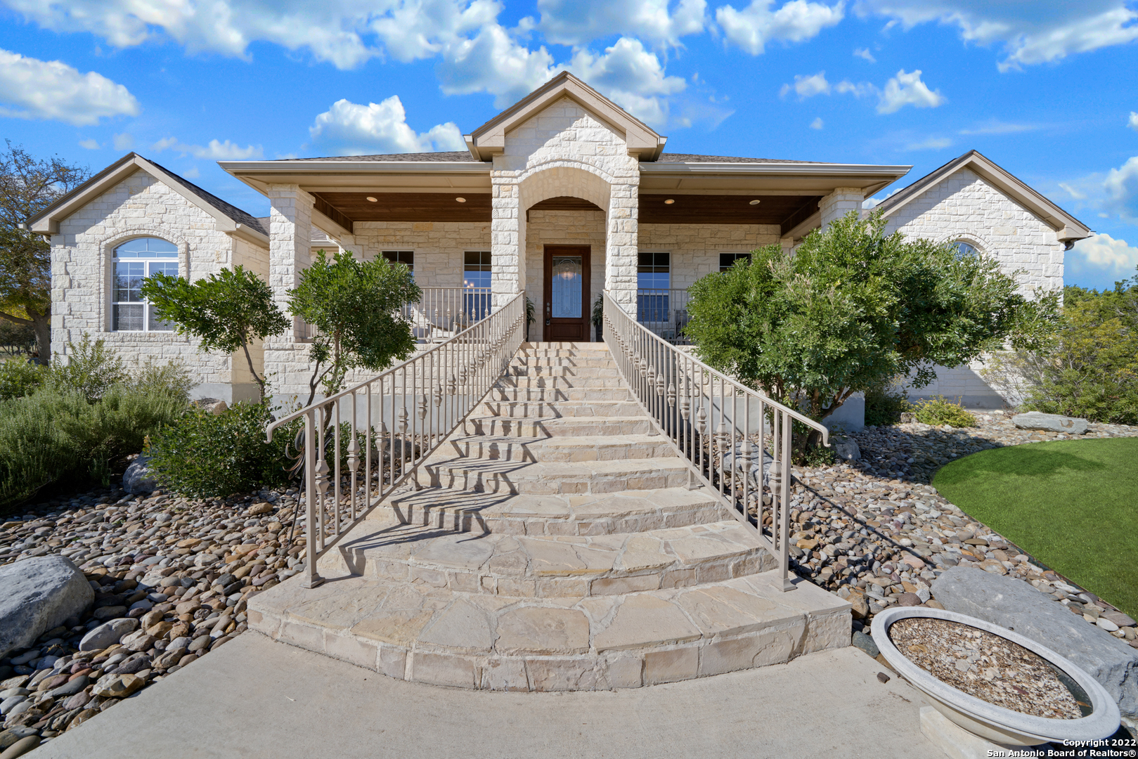 1631 Horizon Boulevard Kerrville TX 78028