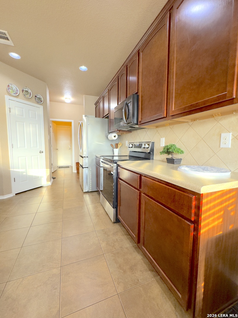 1023 Orchid Grove San Antonio TX 78245