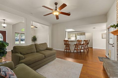 115 River Meadow Castroville TX 78009