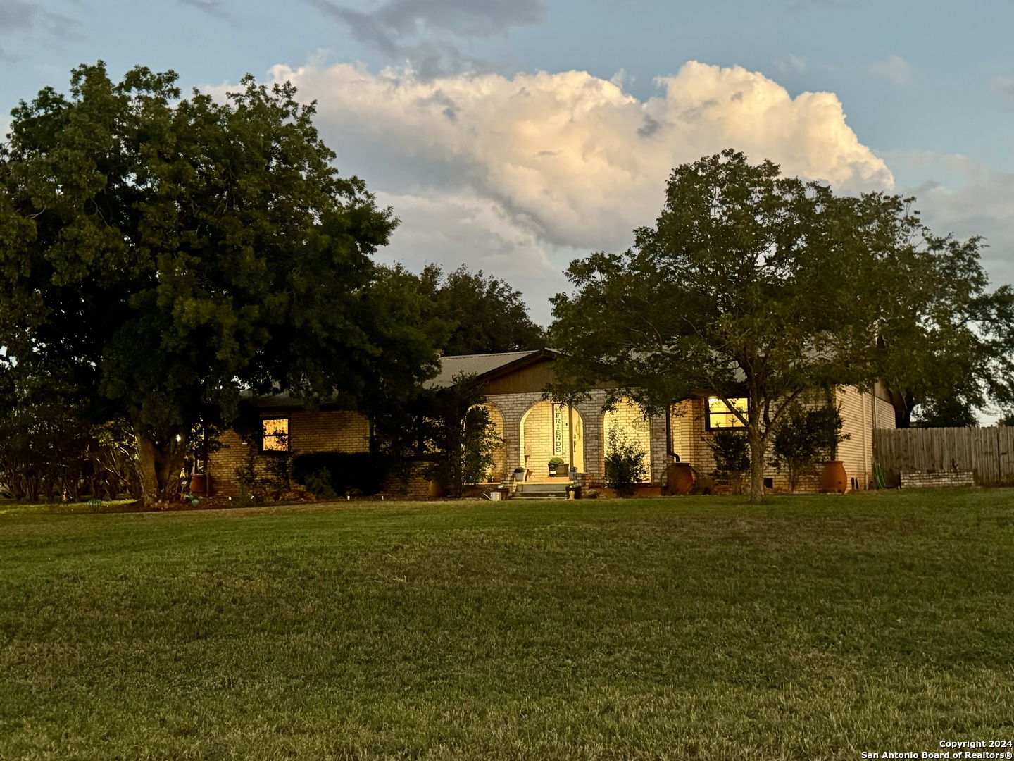 428 West Fm 117 Dilley TX 78017