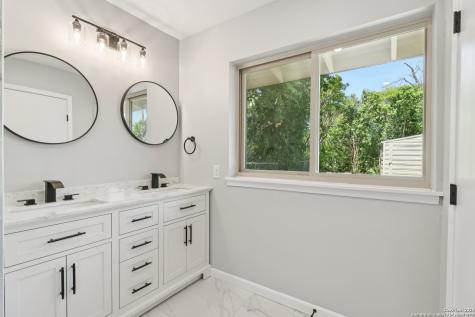 131 Shadywood San Antonio TX 78216