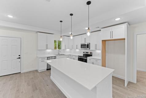 350 Spanish Oak Drive Canyon Lake TX 78133