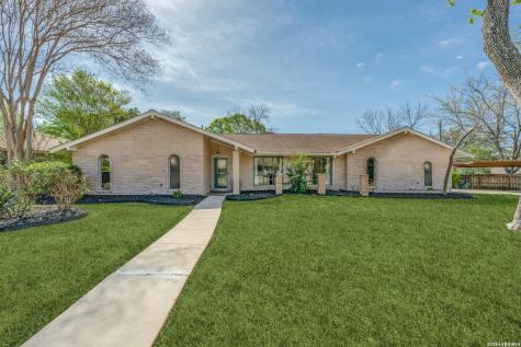 626 Moorside Windcrest TX 78239