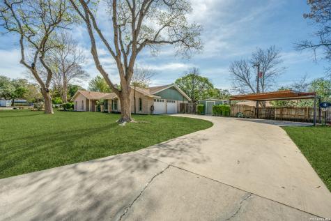 626 Moorside Windcrest TX 78239