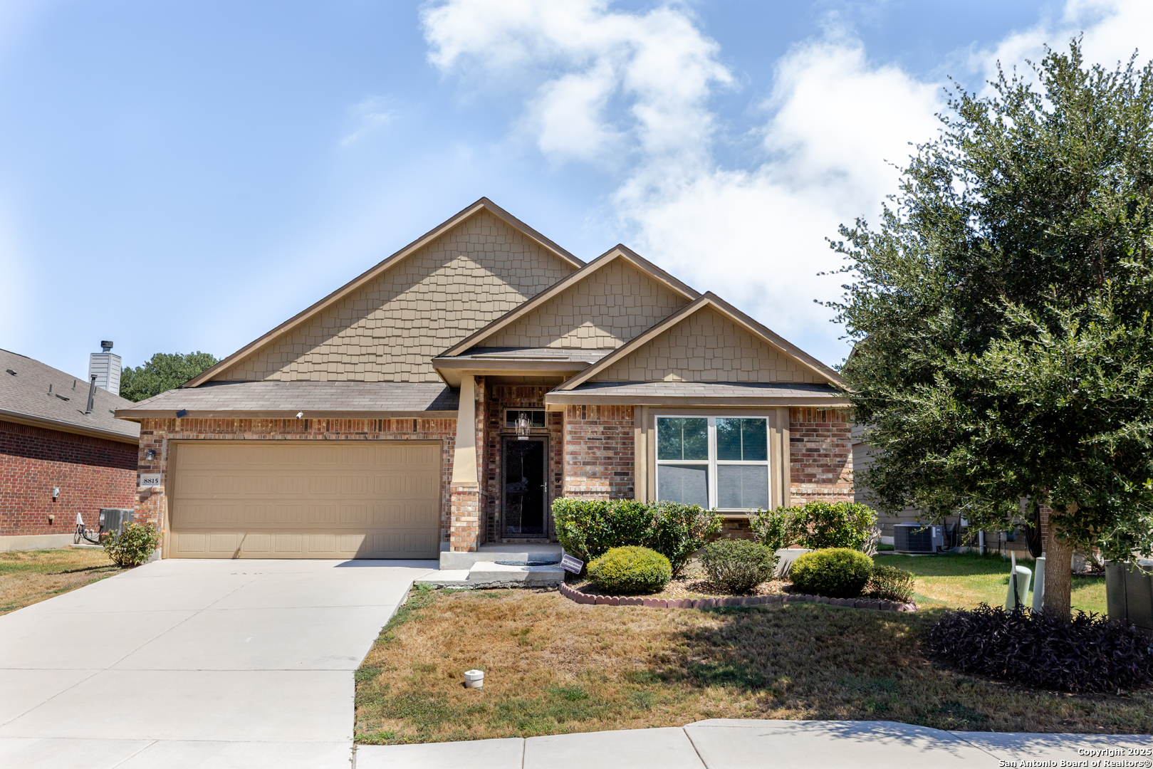 8815 Falcon Park Converse TX 78109