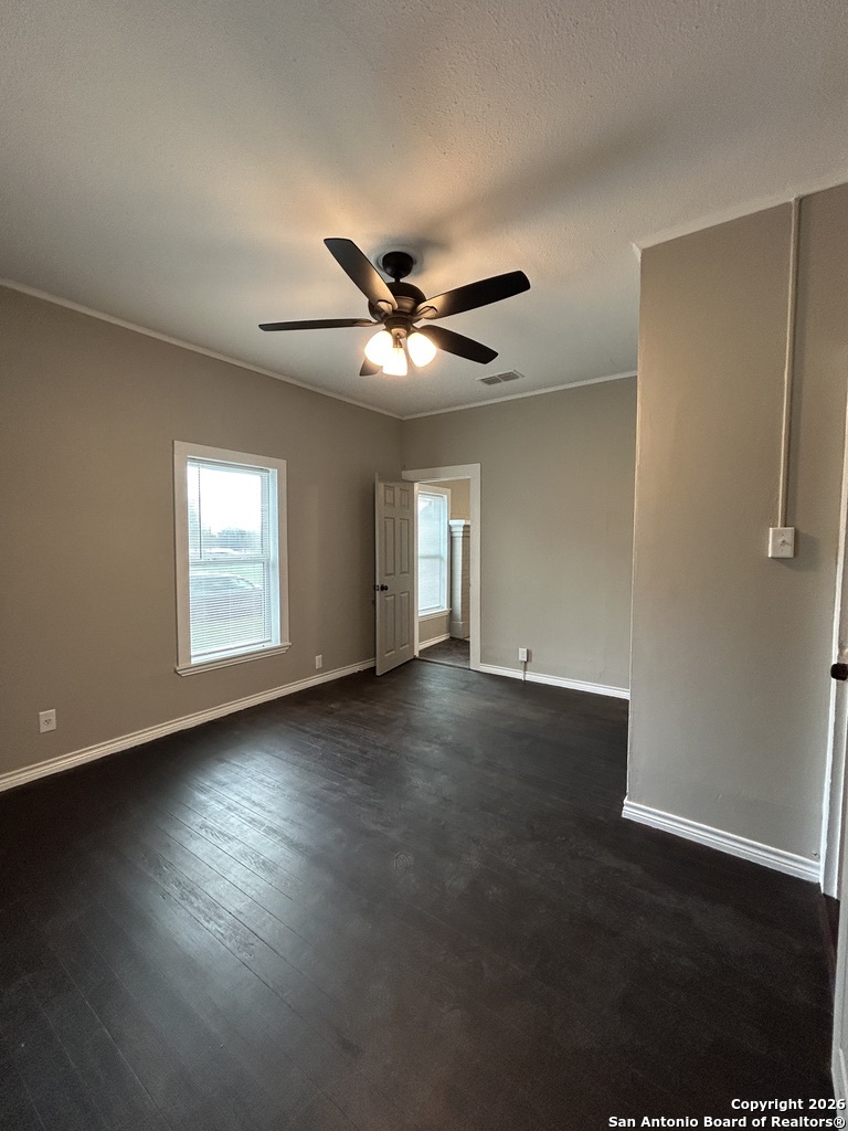 1101 E Crockett Beeville TX 78102