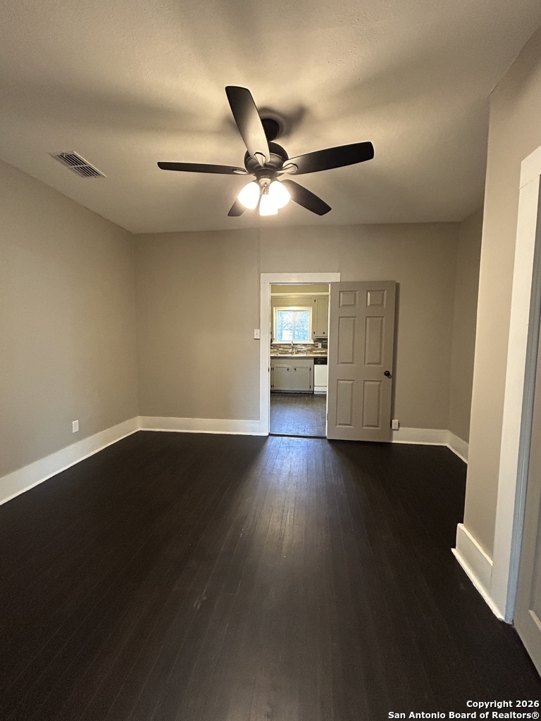 1101 E Crockett Beeville TX 78102
