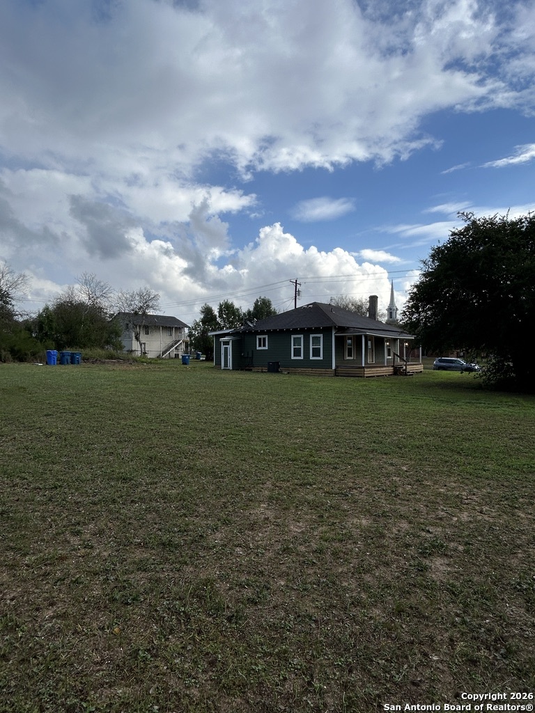 1101 E Crockett Beeville TX 78102