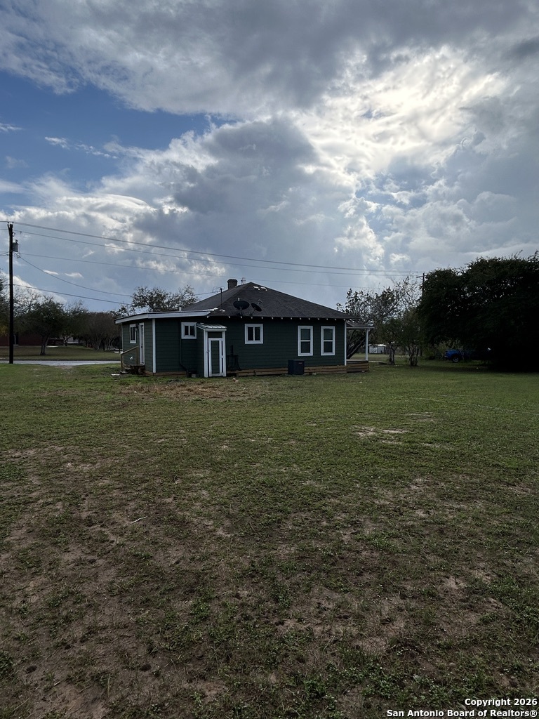 1101 E Crockett Beeville TX 78102