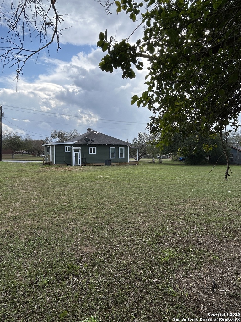 1101 E Crockett Beeville TX 78102