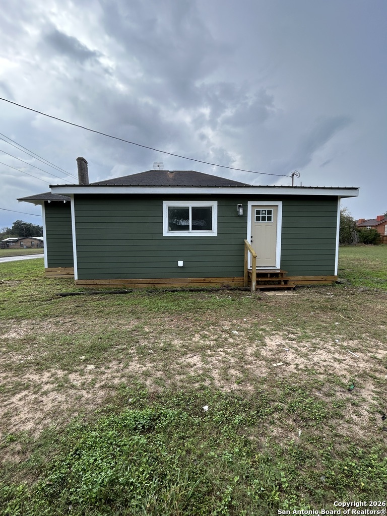 1101 E Crockett Beeville TX 78102