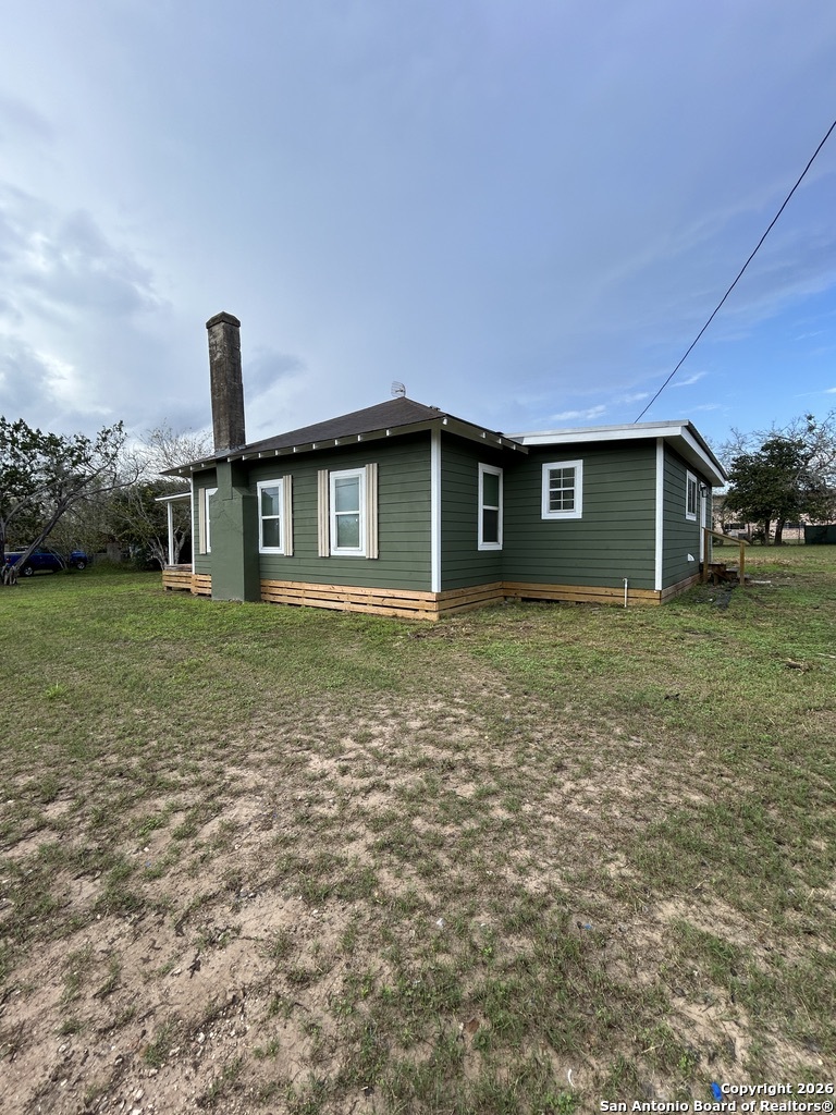 1101 E Crockett Beeville TX 78102