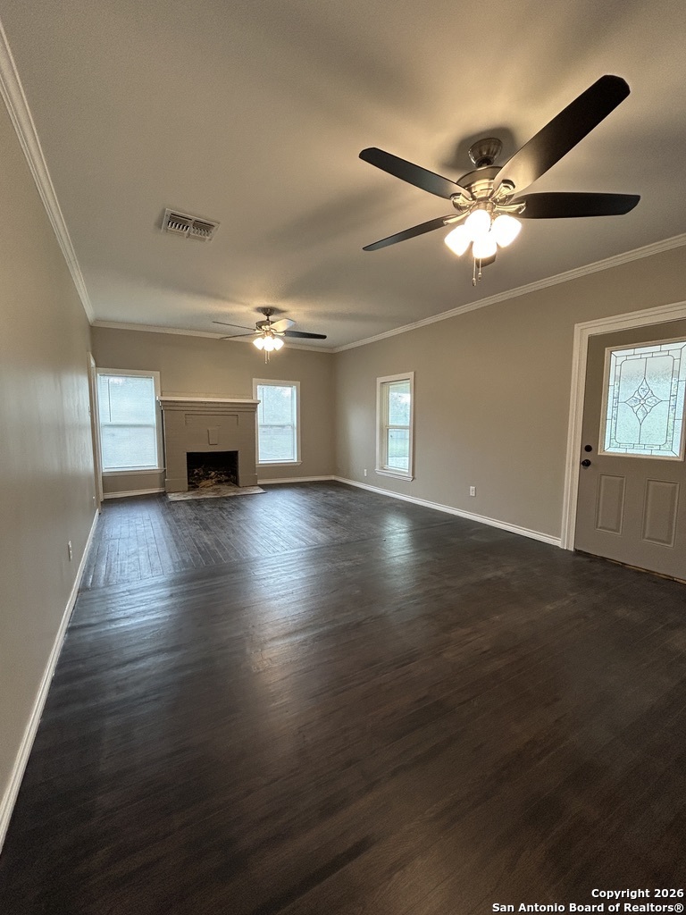 1101 E Crockett Beeville TX 78102