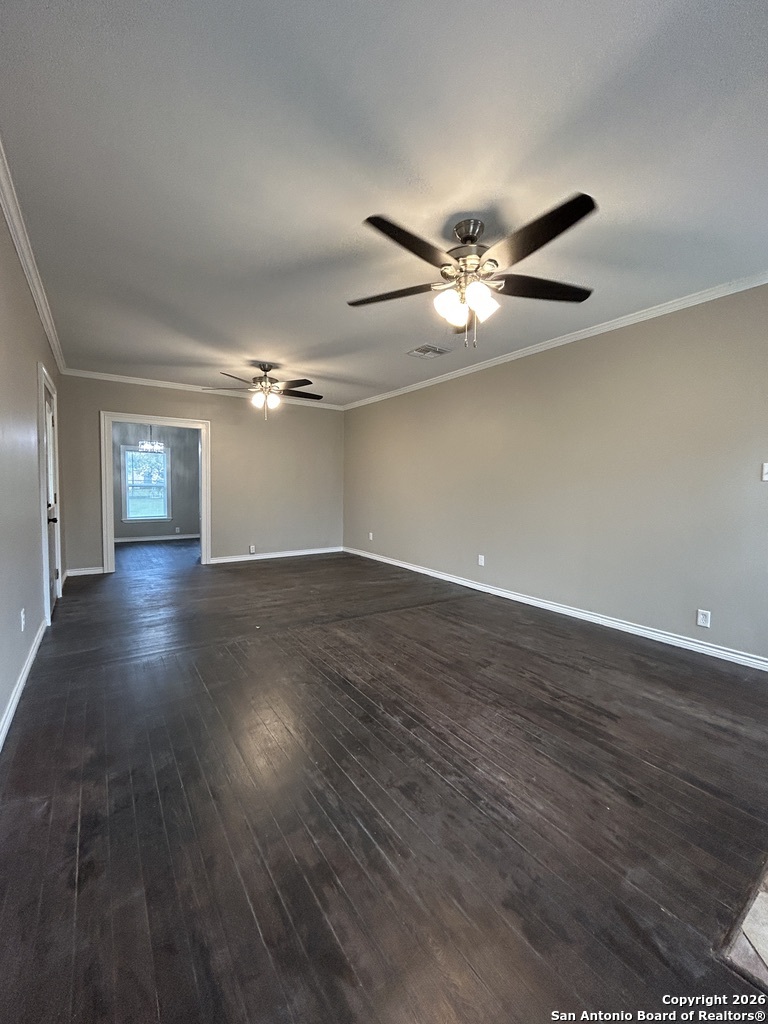 1101 E Crockett Beeville TX 78102