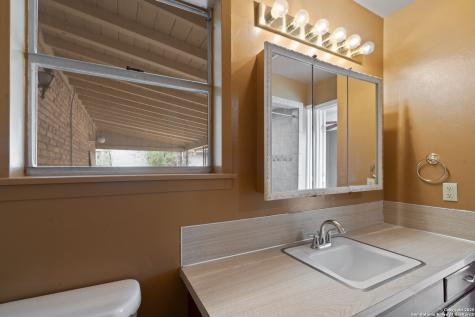 203 Margaret Del Rio TX 78840