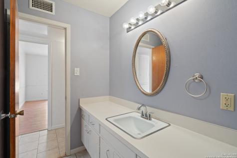 203 Margaret Del Rio TX 78840