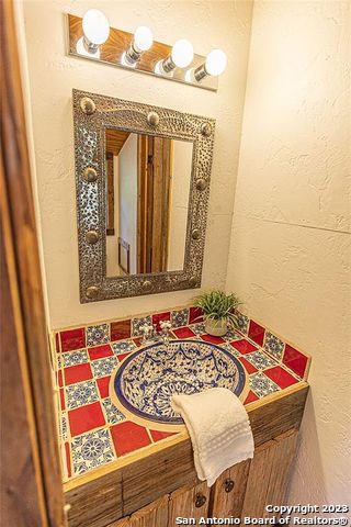 606 Canyon Oaks Drive Concan TX 78838