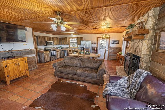 606 Canyon Oaks Drive Concan TX 78838