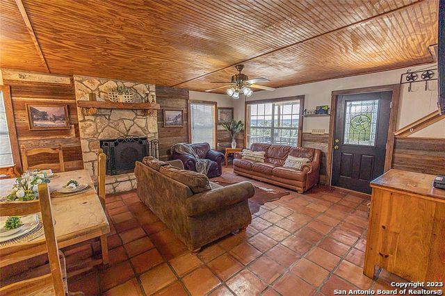 606 Canyon Oaks Drive Concan TX 78838