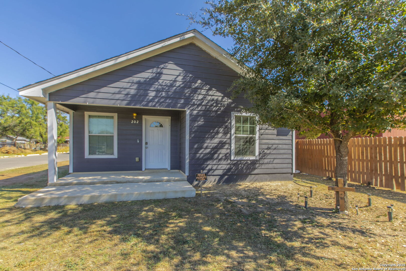 202 S Willow Street Pearsall TX 78061