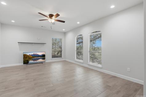 1287 Rotherman Canyon Lake TX 78133