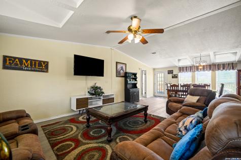 1427 Elmhurst Drive Lakehills TX 78063