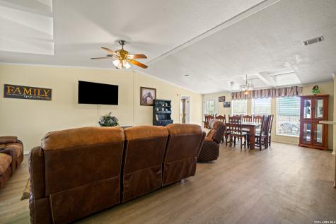 1427 Elmhurst Drive Lakehills TX 78063