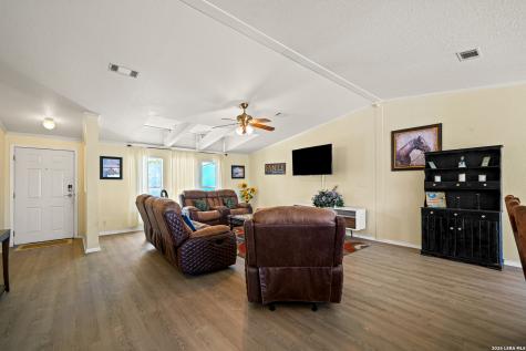 1427 Elmhurst Drive Lakehills TX 78063