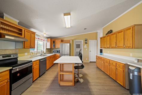 1427 Elmhurst Drive Lakehills TX 78063