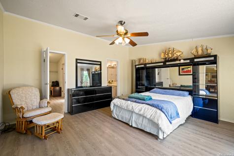 1427 Elmhurst Drive Lakehills TX 78063