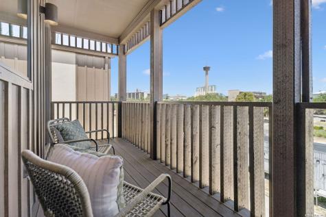 562 Mcmonigal Place San Antonio TX 78210