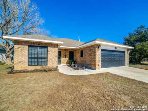 459 Knollwood Circle Bandera TX 78003