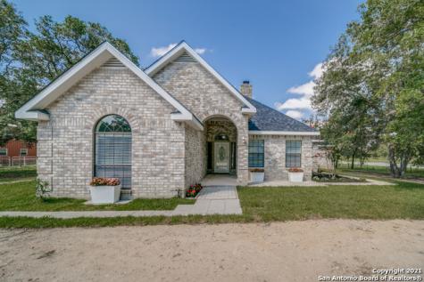 102 S Palo Alto Drive Floresville TX 78114