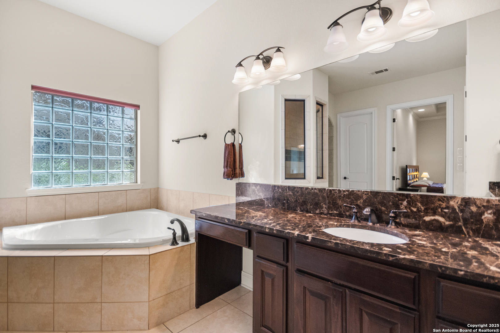 2403 Dunmore Hill San Antonio TX 78230