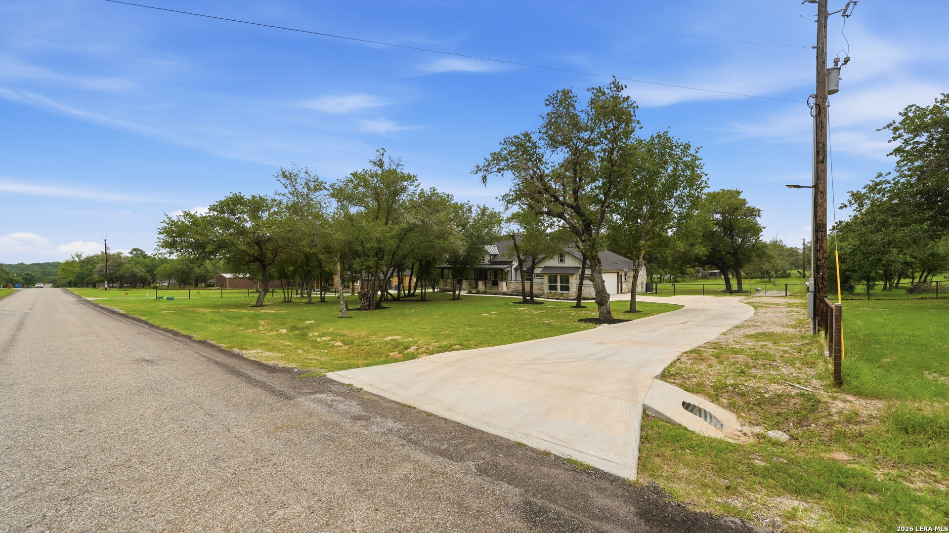 138 Wood Valley Adkins TX 78101