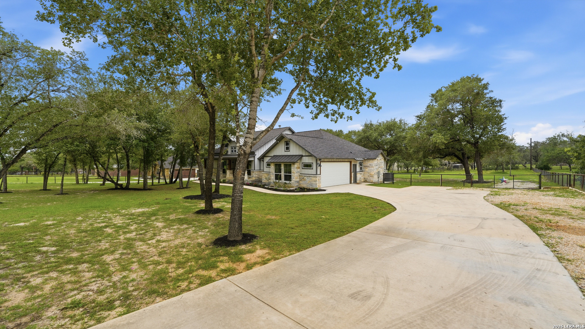 138 Wood Valley Adkins TX 78101