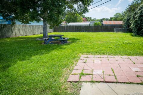 803 N Buchanan Beeville TX 78102