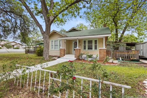 212 Kneupper Street Converse TX 78109