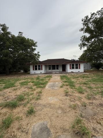 1939 County Road 134 Runge TX 78151