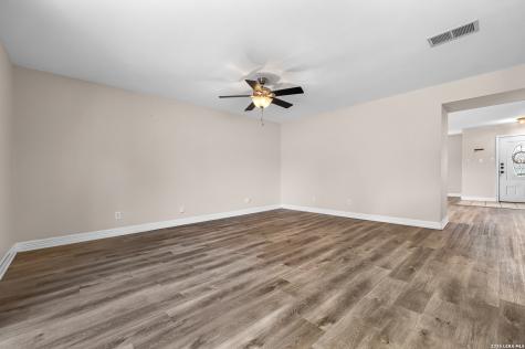 7623 Lonecrest Converse TX 78109
