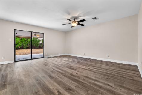 7623 Lonecrest Converse TX 78109