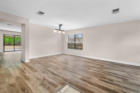 7623 Lonecrest Converse TX 78109